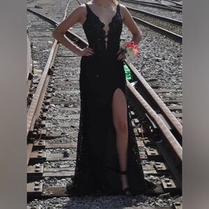 La Femme - 28648 Deep V-Neck Lace Sheath Dress Sz 2